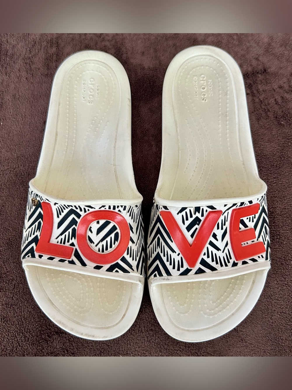 CROCS Women’s Rare Drew Barrymore Sloane Tribal “LOVE” Slide Sandals